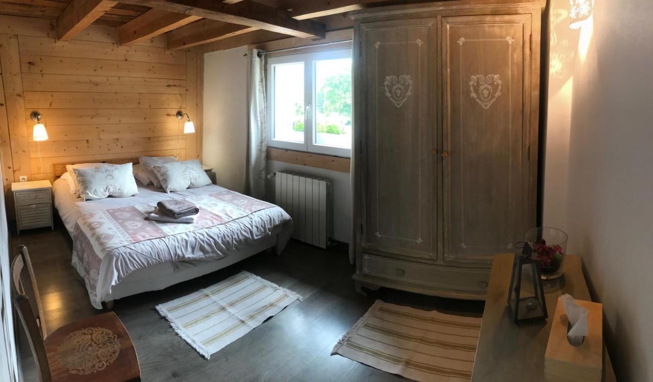 Bed and Breakfast Chez Julie Thollon-les-Memises Exterior foto